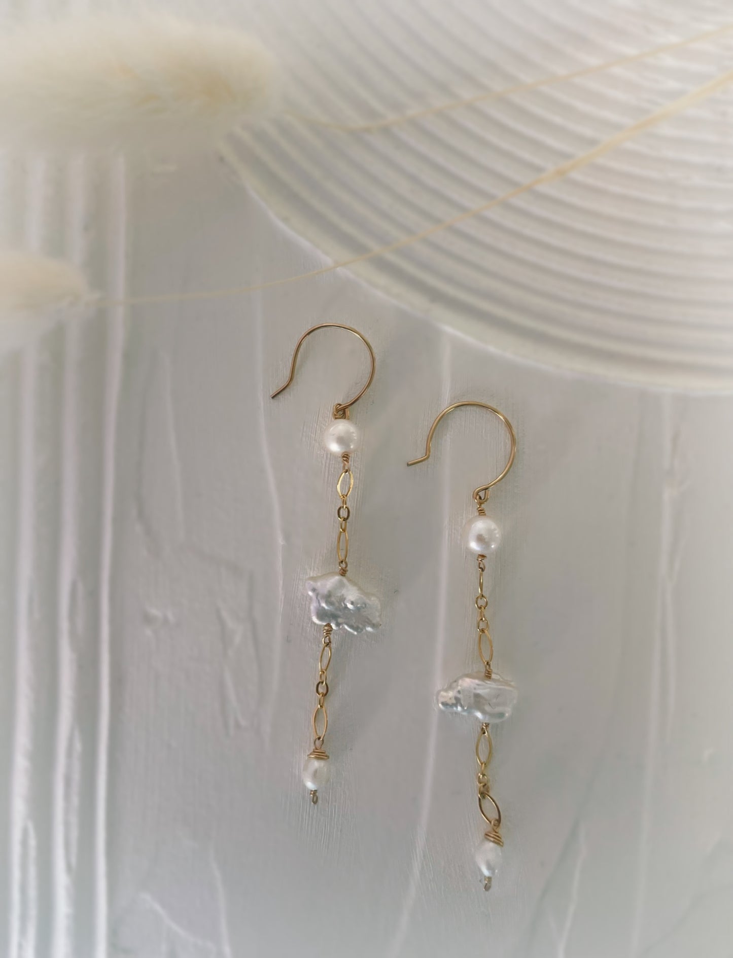 Cloud Nine pearl earrings